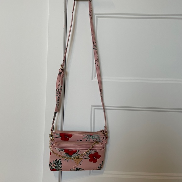 Small pink and red flowers GUESS shoulder bag - Picture 3 of 6